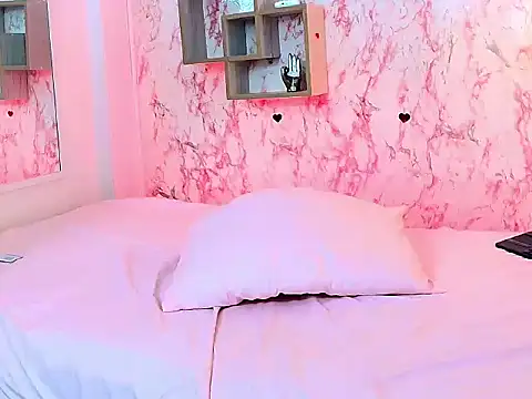 KATY_LOWERY's cam snapshot