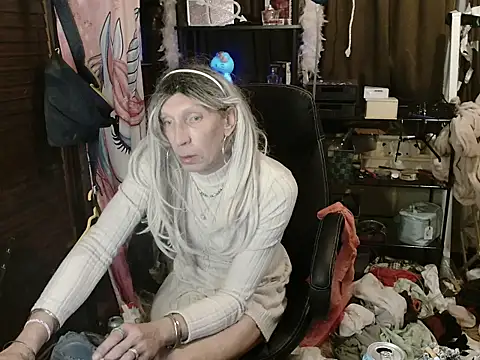 Ombeline1 live sex cam