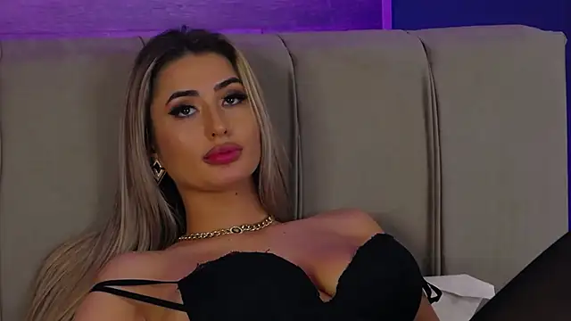 LoraDevine's cam snapshot