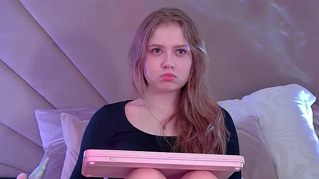 SelinSwarovski's cam snapshot