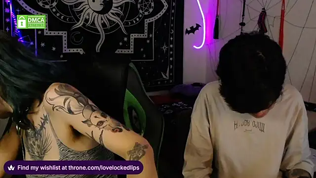 lovelockedlips's cam snapshot