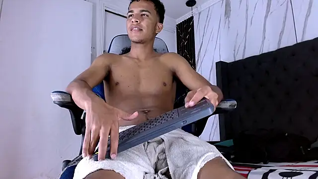 aston_xvera live sex cam