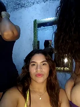 SexyFriends_'s cam snapshot