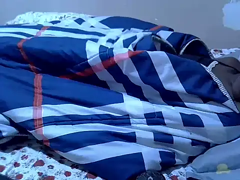 Just_Karu's cam snapshot