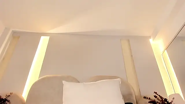 SalomeeBell's cam snapshot