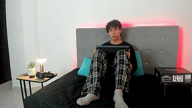 chris_evans27 live sex cam