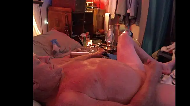 Pussyeat2please live sex cam