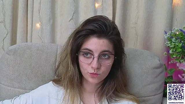 CasandraMickell live sex cam