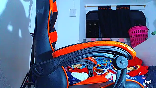 ADAM_HOT live sex cam