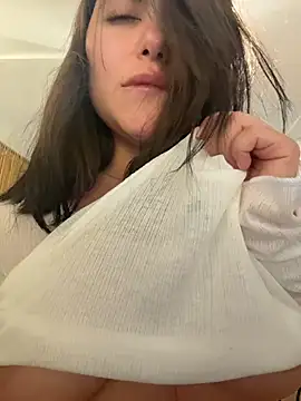 sukhakunis1 live sex cam