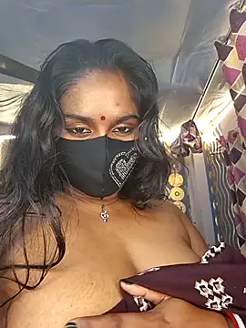 Sweet-Maddlina live sex cam