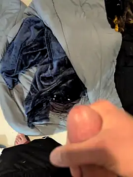 Clownboi17 live sex cam