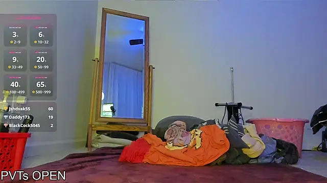 Peaches_N_Kreme live sex cam