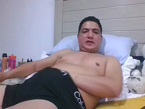 yayo_33 live sex cam