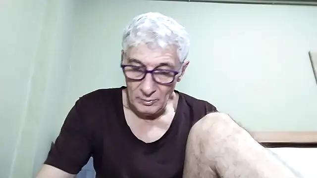 BIGUNCUTHARDCOCK live sex cam