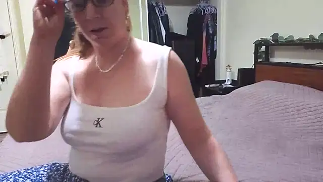 AussieKittyPurr live sex cam