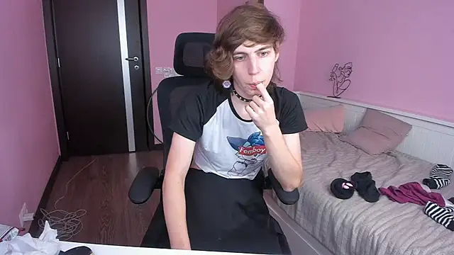 AvenGlow live sex cam