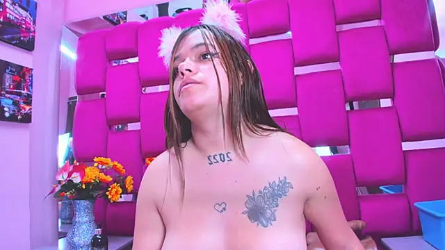 Lya_Anal live sex cam