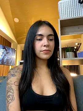 DaphneUwu live sex cam