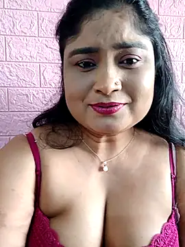 hornyriyanka live sex cam