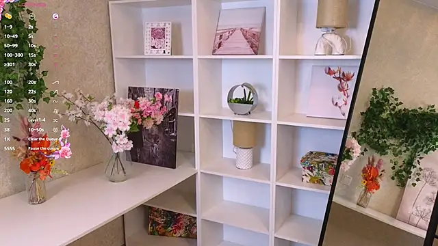 TraciMyntti live sex cam