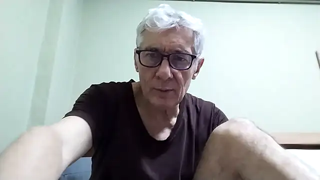 BIGUNCUTHARDCOCK live sex cam