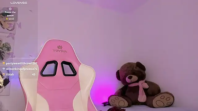 Mia_petite01 live sex cam