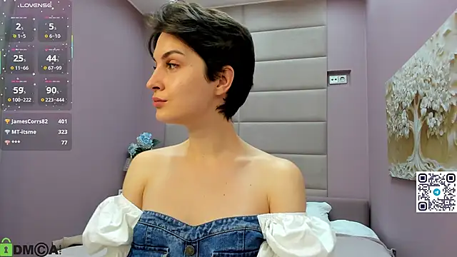 Adeline_Perle live sex cam