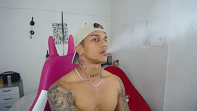 Leonard_Price live sex cam