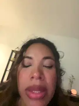 Brunettexio live sex cam