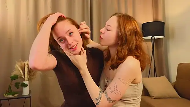 LucreciaAsters's cam snapshot