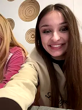 ErikaMuse's cam snapshot