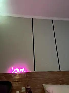 savana_heart's cam snapshot