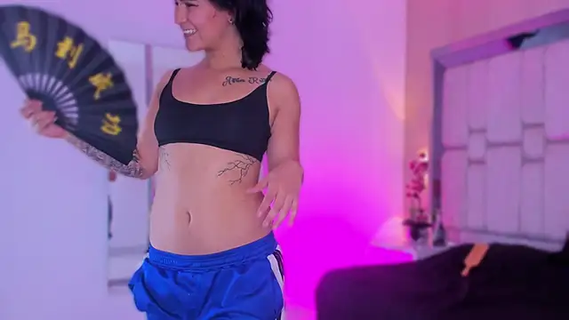 SnakeMuse's cam snapshot