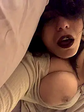 holyeroticss live sex cam