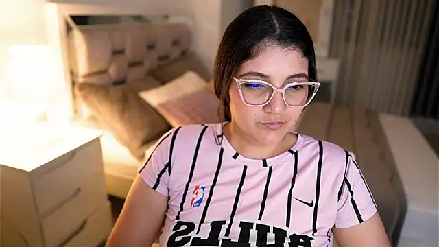 Camilaa_bueno's cam snapshot