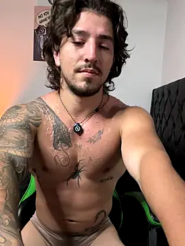 Valentino_Xander live sex cam