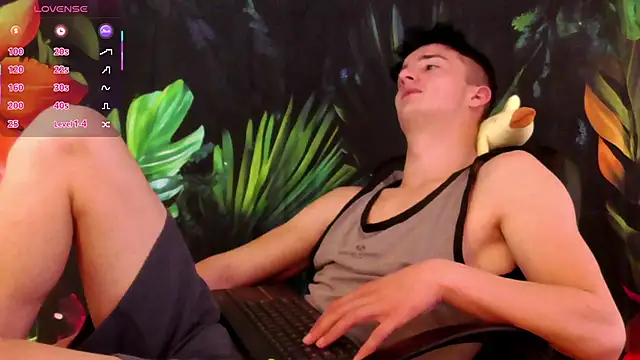 SirReed's cam snapshot