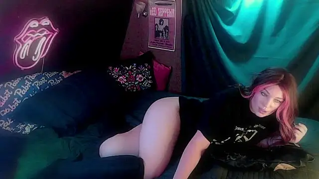 AngieKatt's cam snapshot