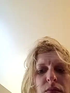 KITTYBOOBOOFUXX's cam snapshot