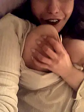 holyeroticss live sex cam