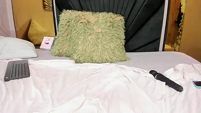 Emilycute18__'s cam snapshot