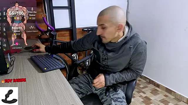 Marck_Muscle's cam snapshot