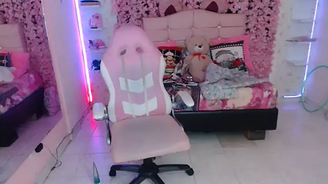 Littlecat_1's cam snapshot