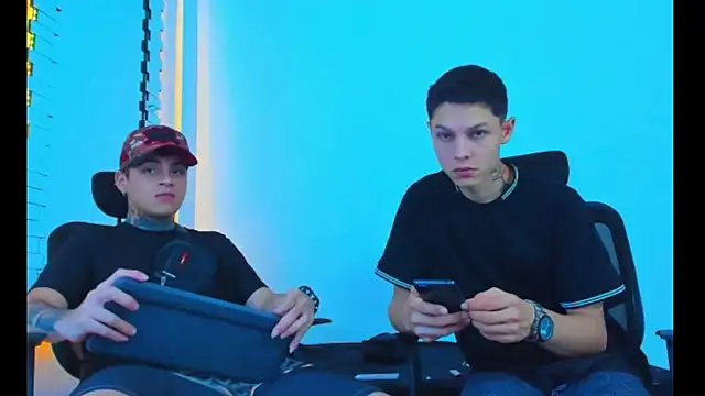 HOT_boy2025 live sex cam