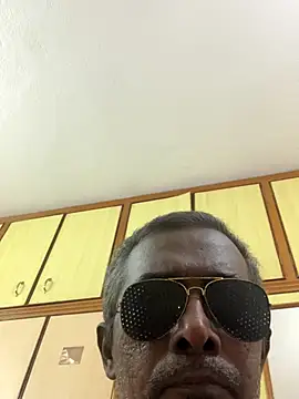 Lookin4Kinky_Partner's cam snapshot