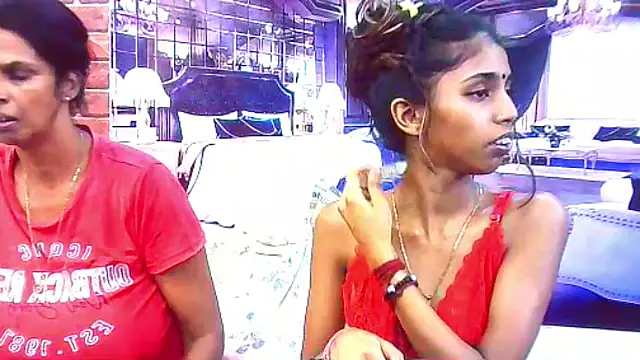 IndianSexySlender live sex cam