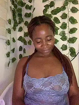 MISSMAYMADMYDAY's cam snapshot