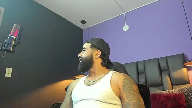 Lyon_vach live sex cam