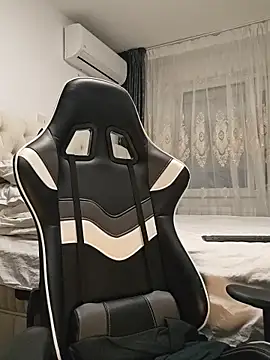 AvaDivaMilf live sex cam